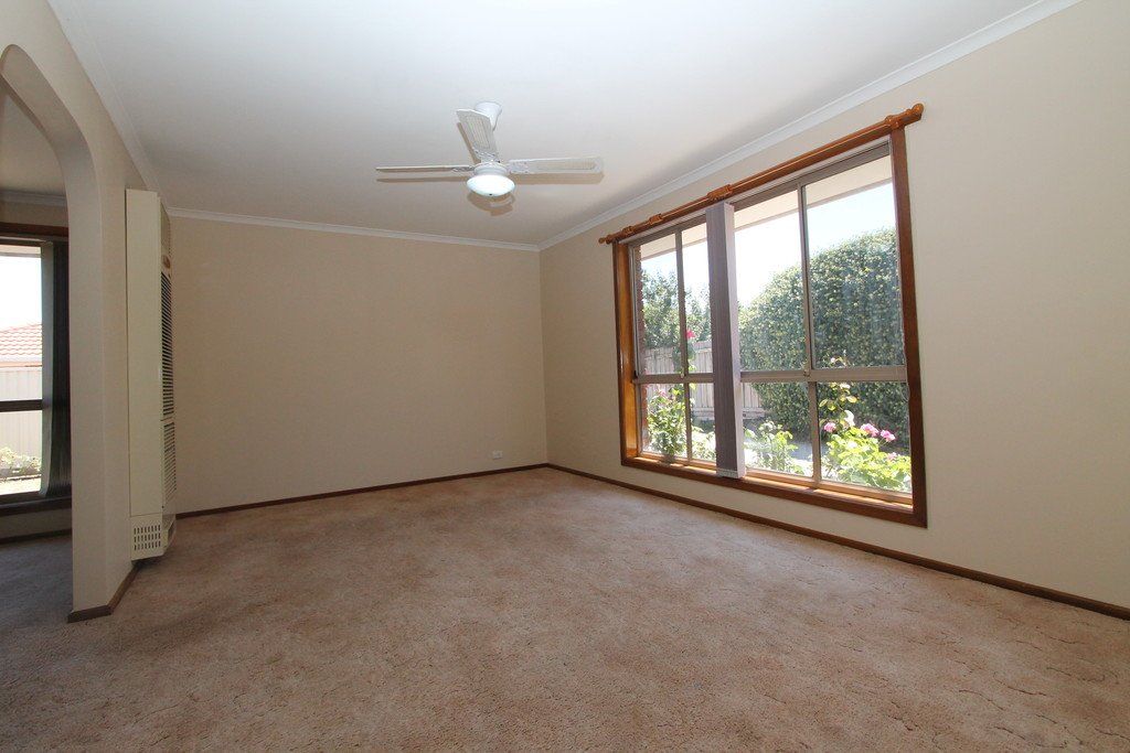 2/232 Albert Street SEBASTOPOL 4