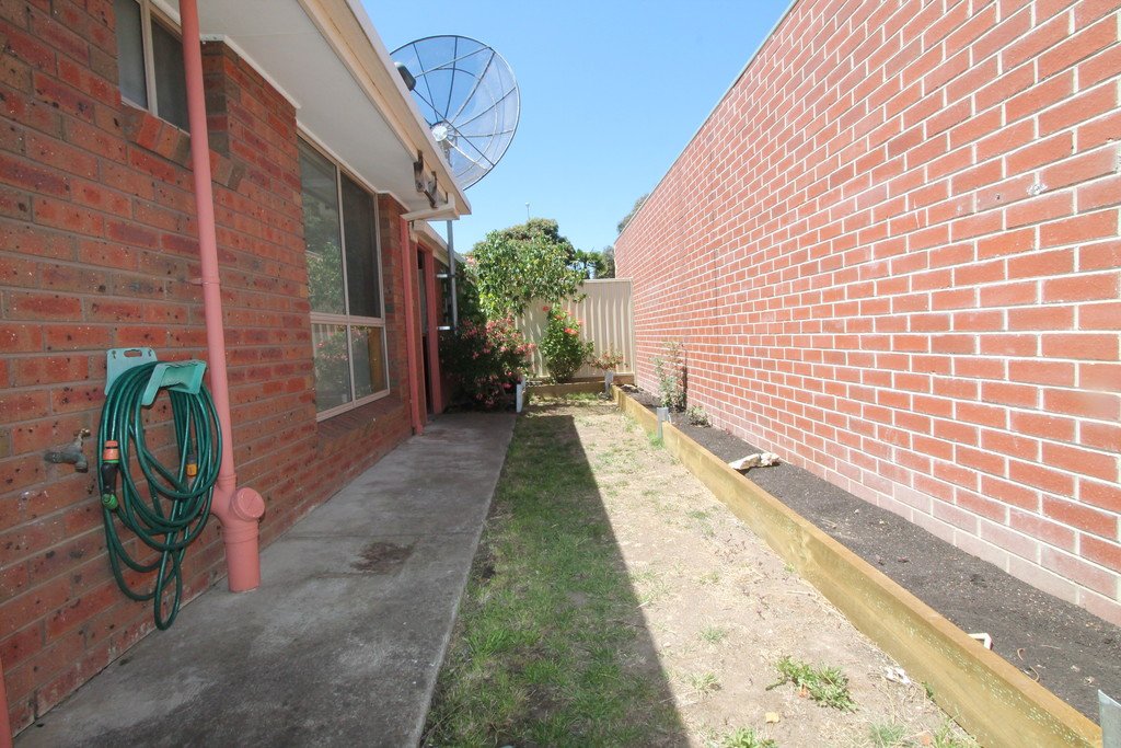 2/232 Albert Street SEBASTOPOL 9