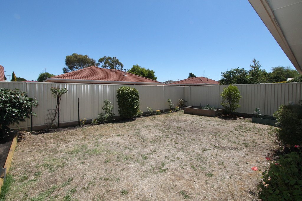 2/232 Albert Street SEBASTOPOL 11