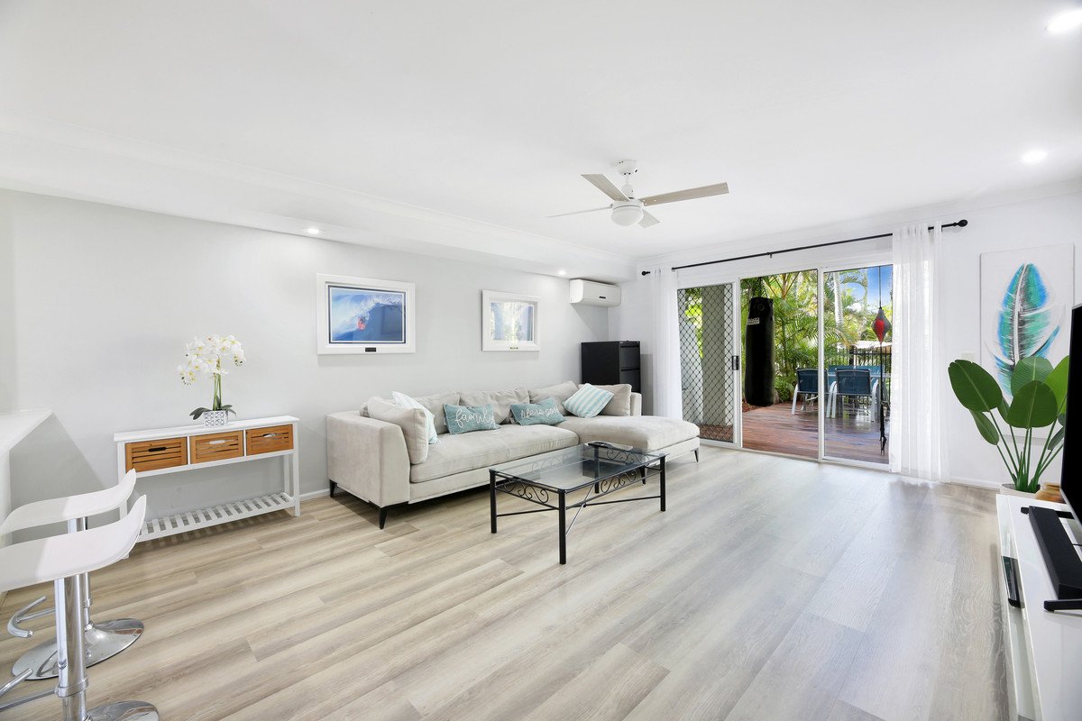 223/215 Cottesloe Drive Mermaid Waters 4