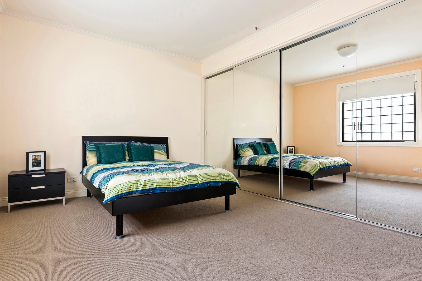 Gallery: 223/360 St Kilda Road