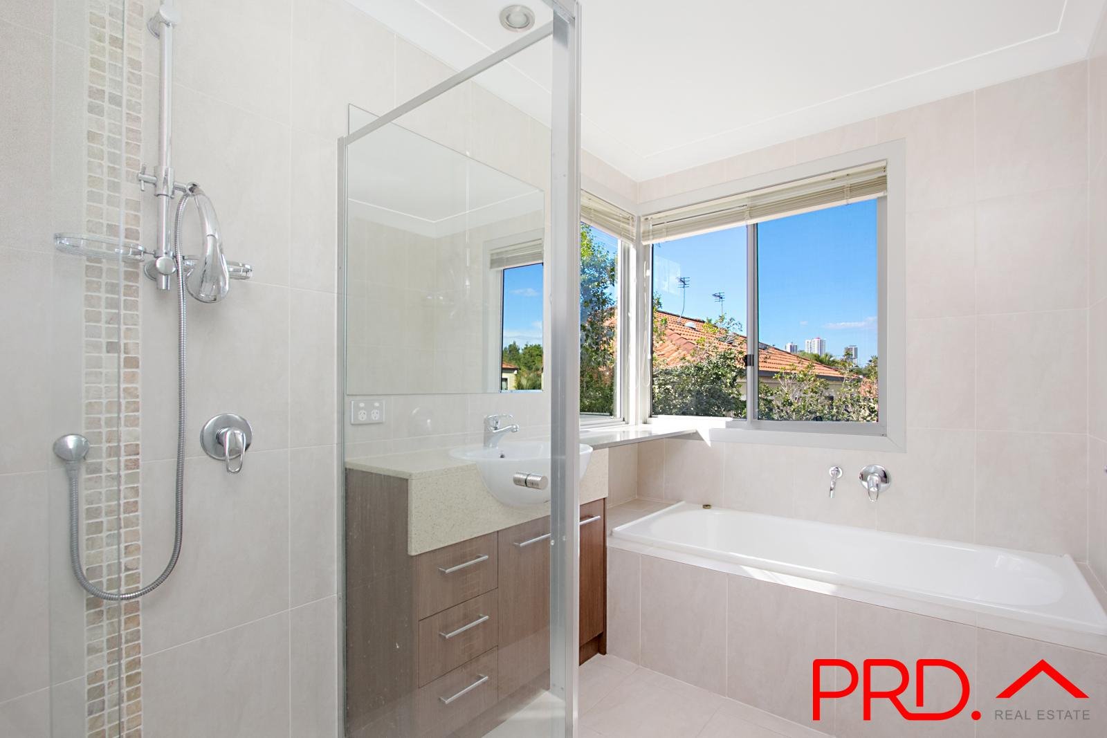 2/236 Queen Street SOUTHPORT 4