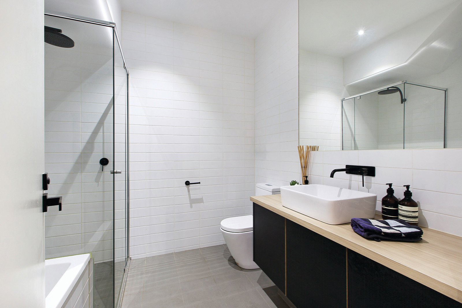 2/238 Ferrars Street, South Melbourne, VIC