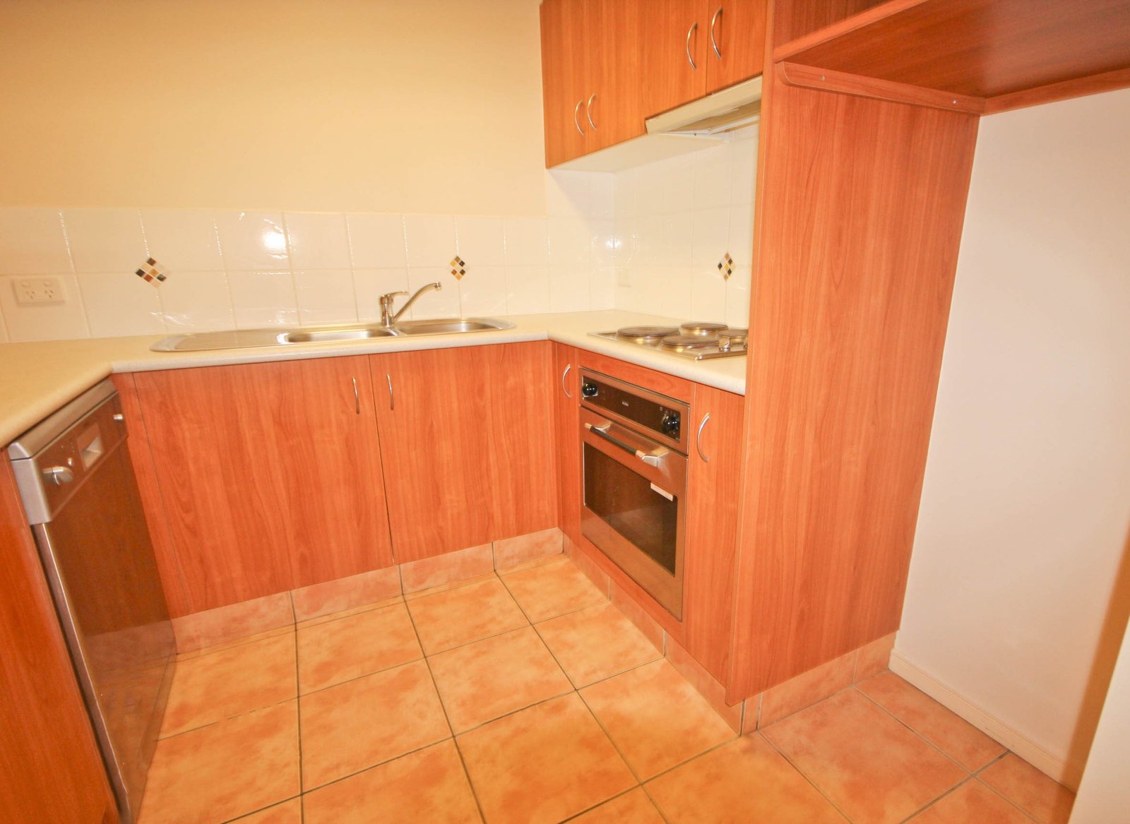 22/38 Petrel Ave  MERMAID BEACH 2