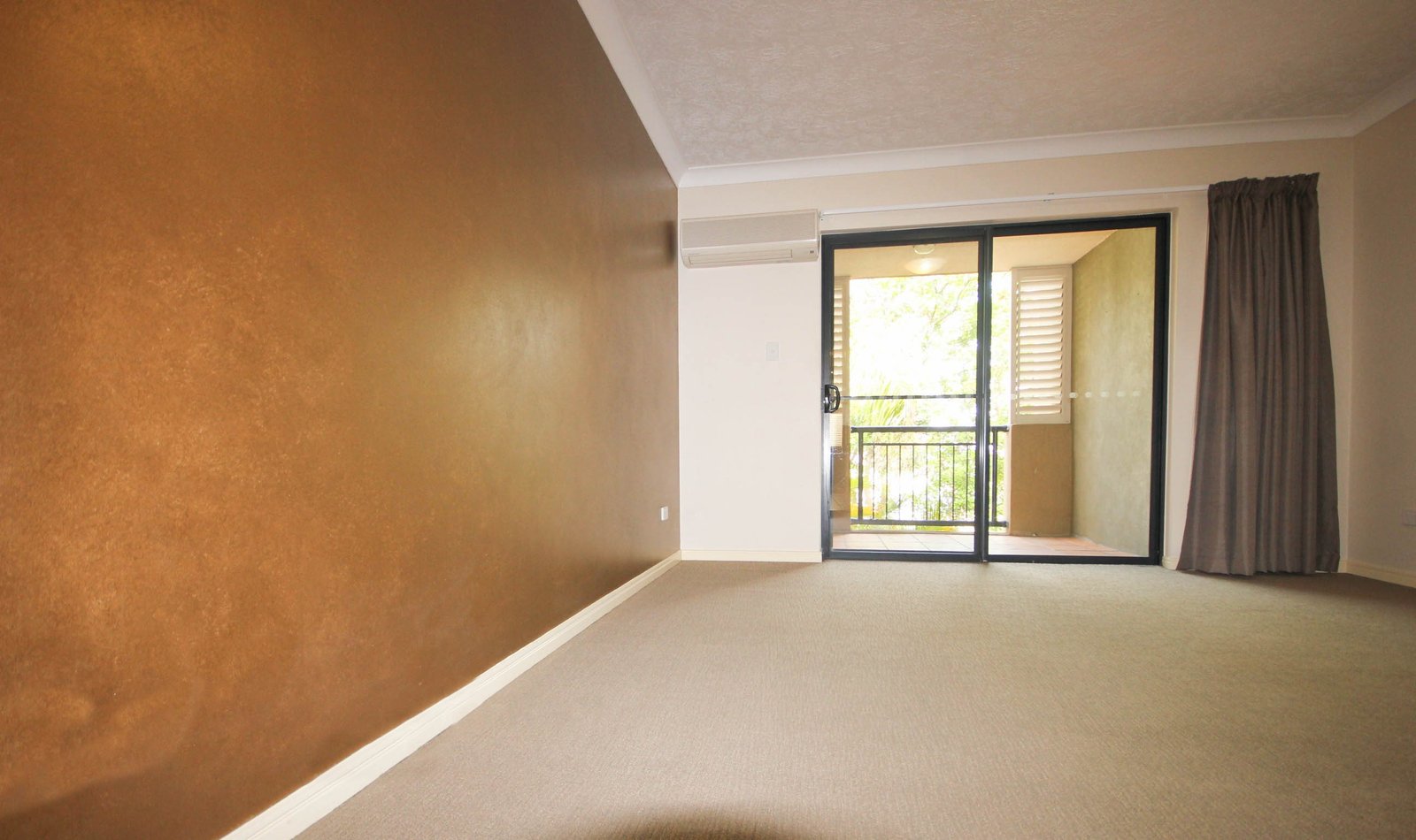 22/38 Petrel Ave  MERMAID BEACH 3