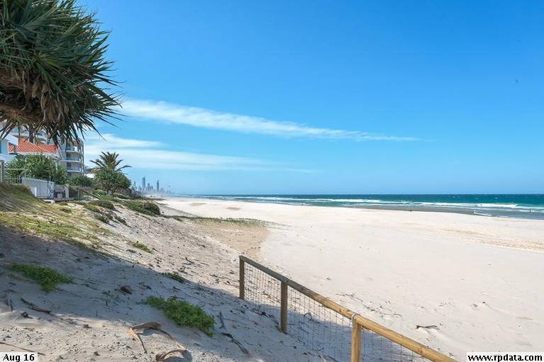 22/38 Petrel Ave  MERMAID BEACH 8