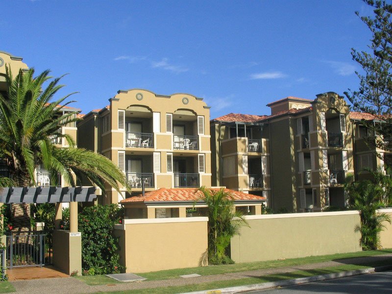 22/38 Petrel Ave  MERMAID BEACH 9