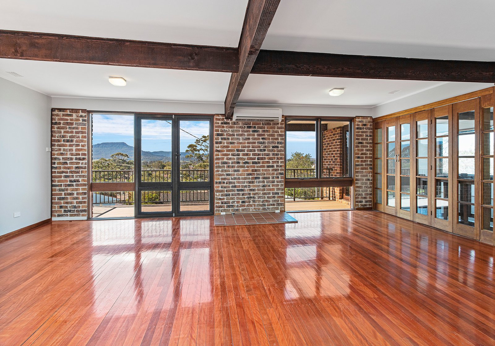 2/23a Wybalena Avenue KOONAWARRA 5