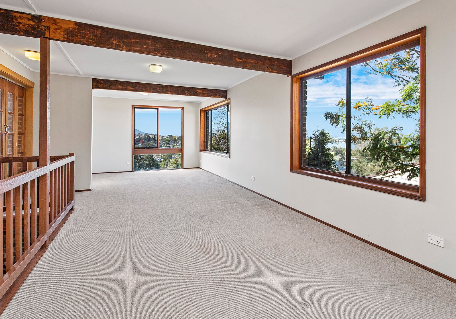 2/23a Wybalena Avenue KOONAWARRA 7