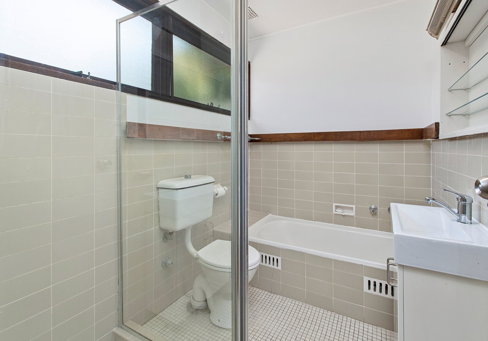 2/23a Wybalena Avenue KOONAWARRA 10