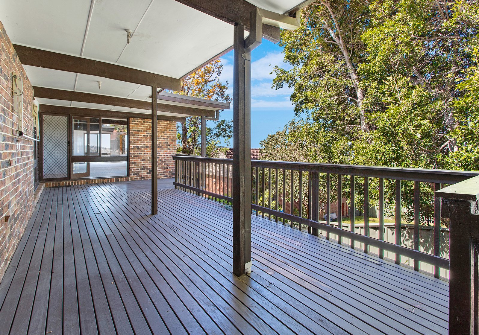 2/23a Wybalena Avenue KOONAWARRA 11