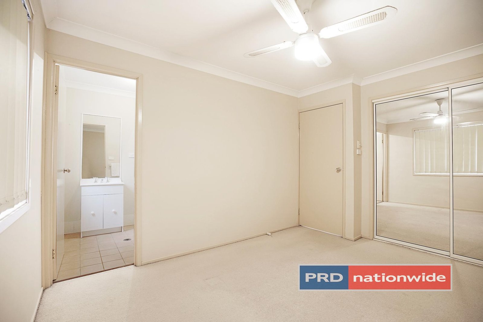 2/24-28 Robert Street PENRITH 7