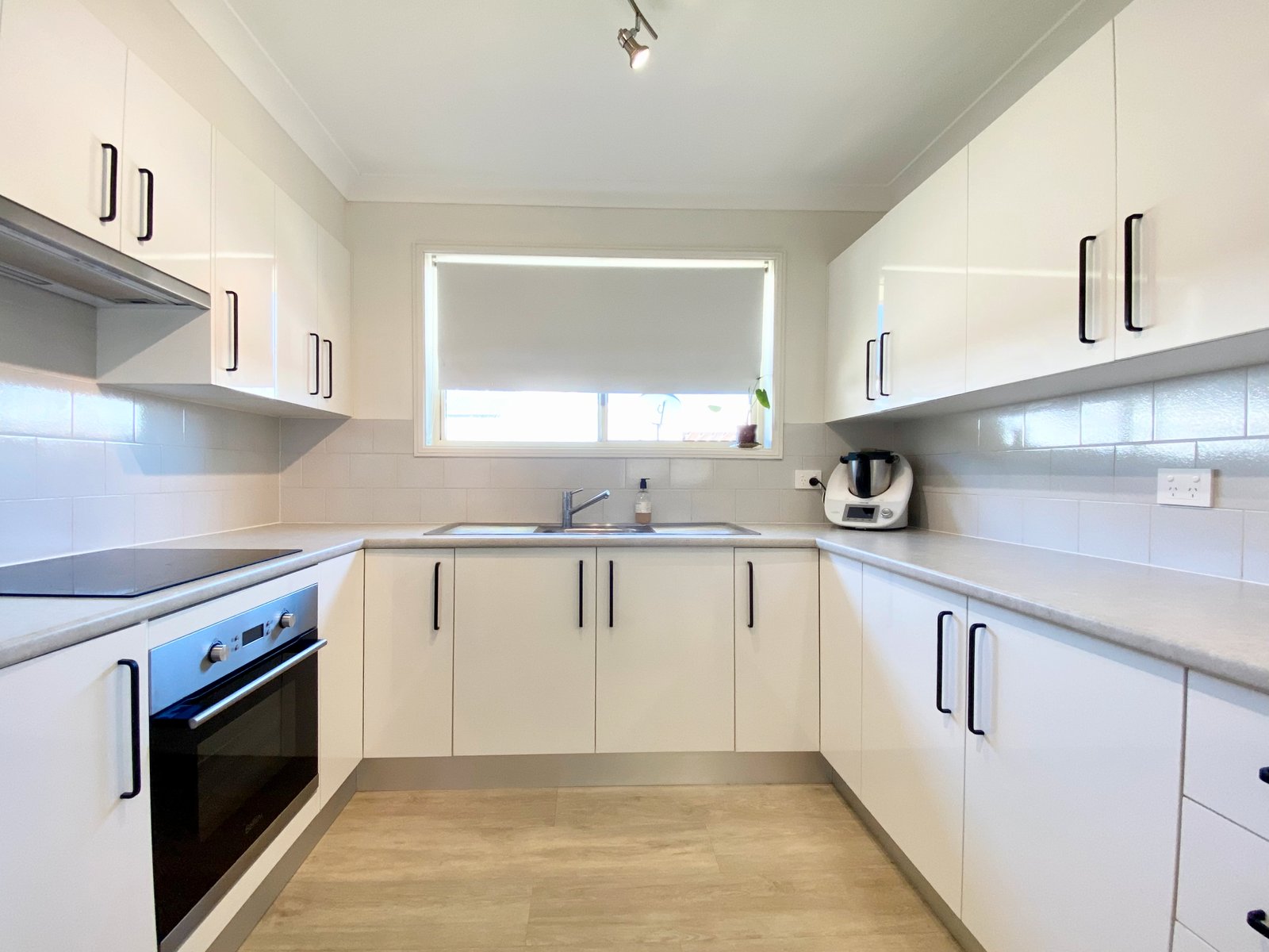 2/24 Bellmount Close ANNA BAY 6