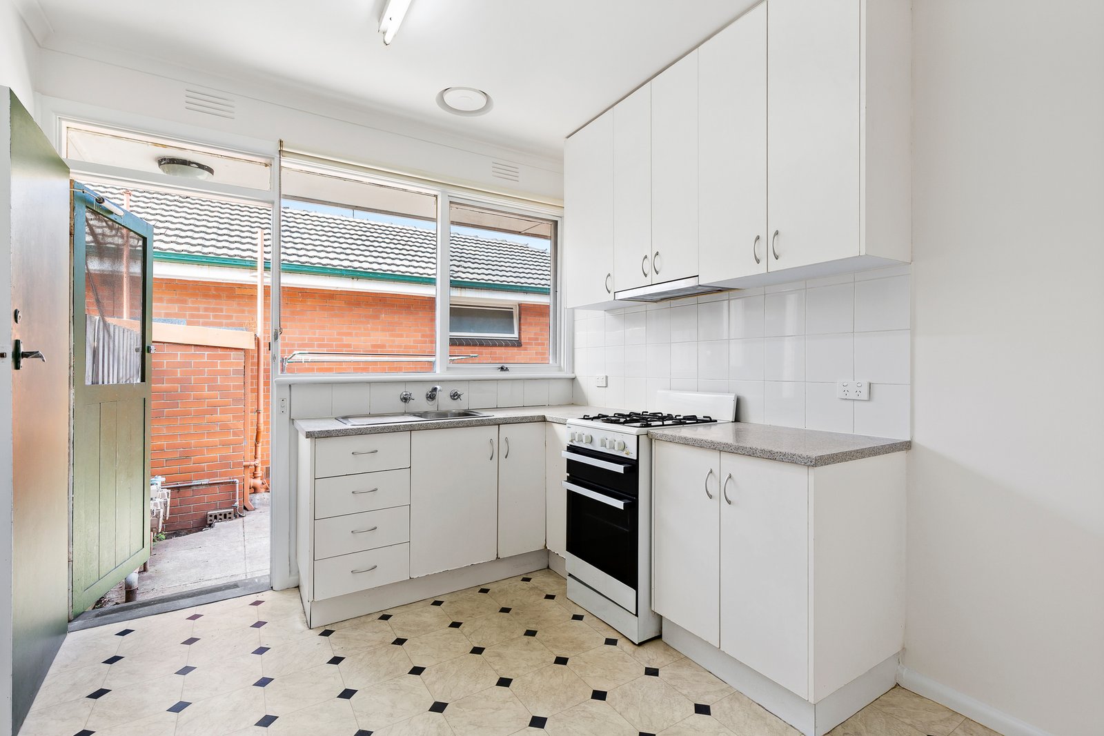 Gallery: 2/24 Blanche Street