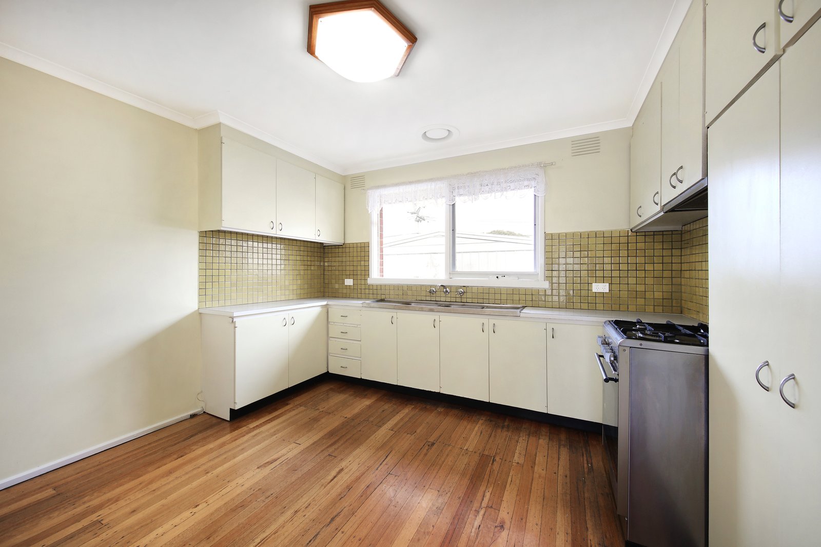 Gallery: 2/24 Bowen Street