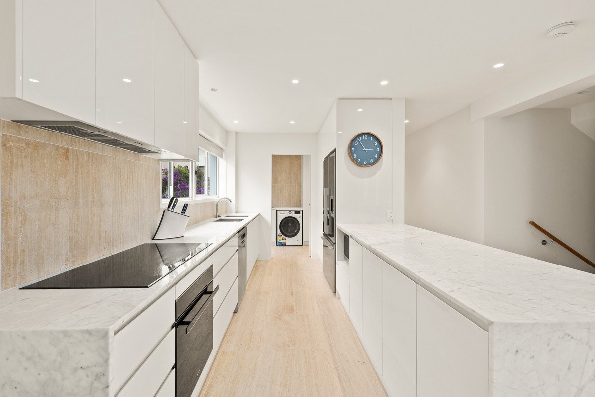 2/24 Brakes Crescent MIAMI 9