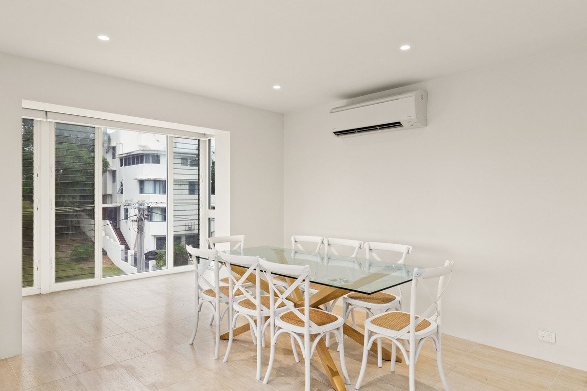 2/24 Brakes Crescent MIAMI 12