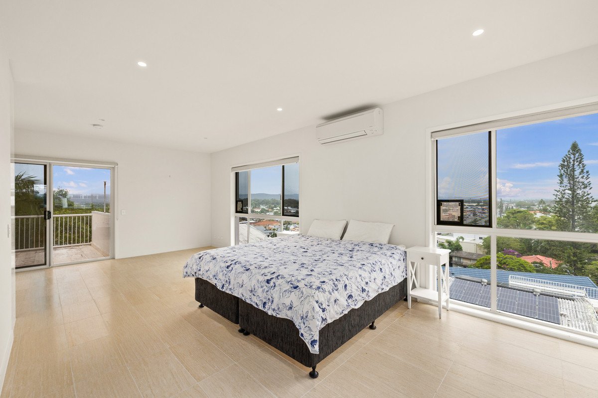 2/24 Brakes Crescent MIAMI 14