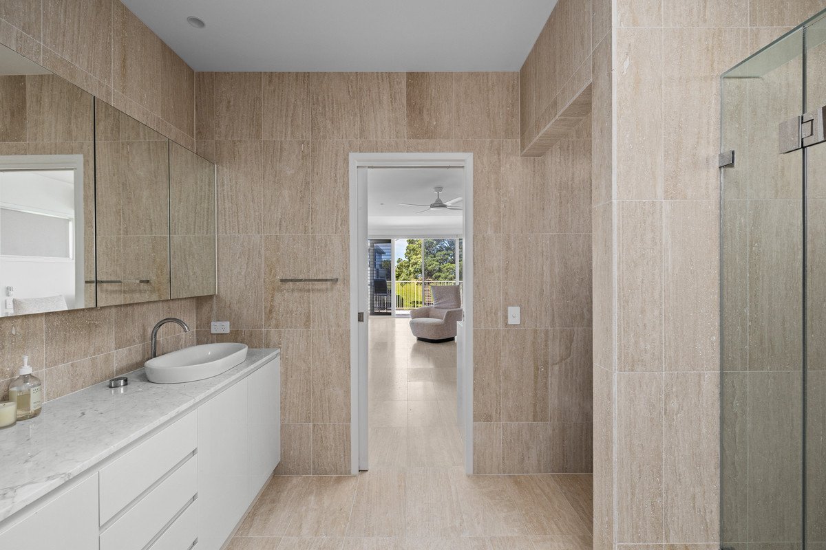 2/24 Brakes Crescent MIAMI 15