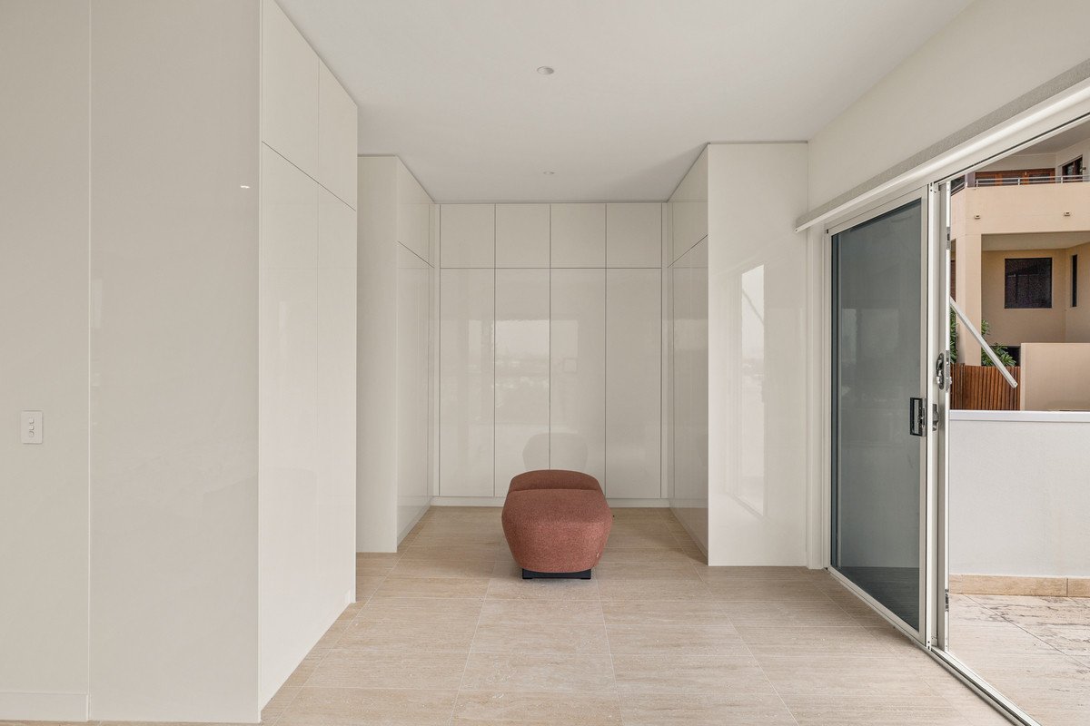 2/24 Brakes Crescent MIAMI 16