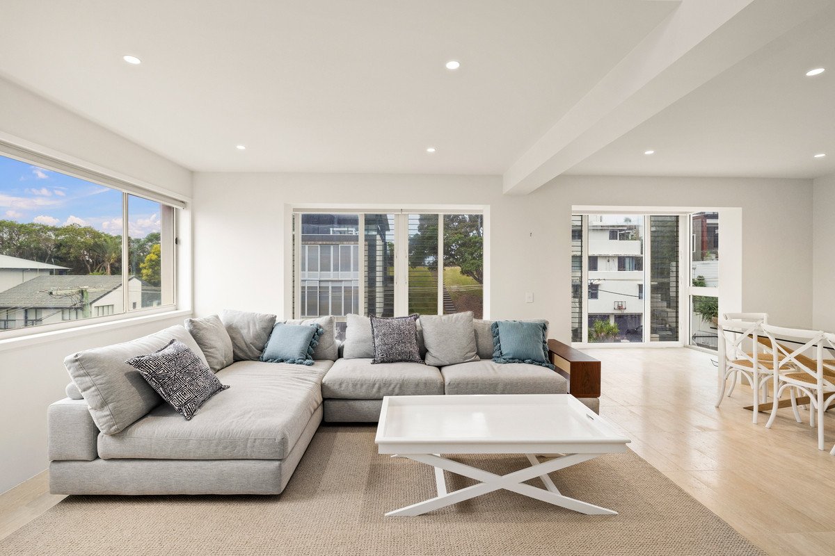 2/24 Brakes Crescent MIAMI 11