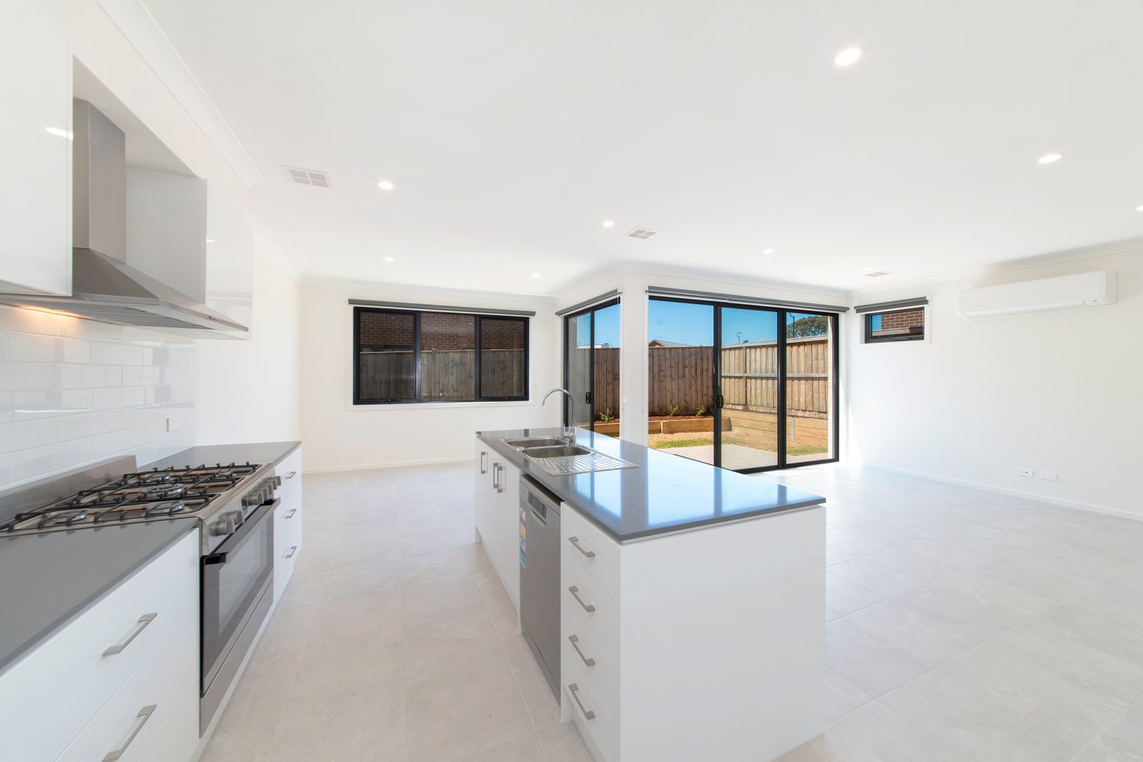 Gallery: 2/24 Chablis Court