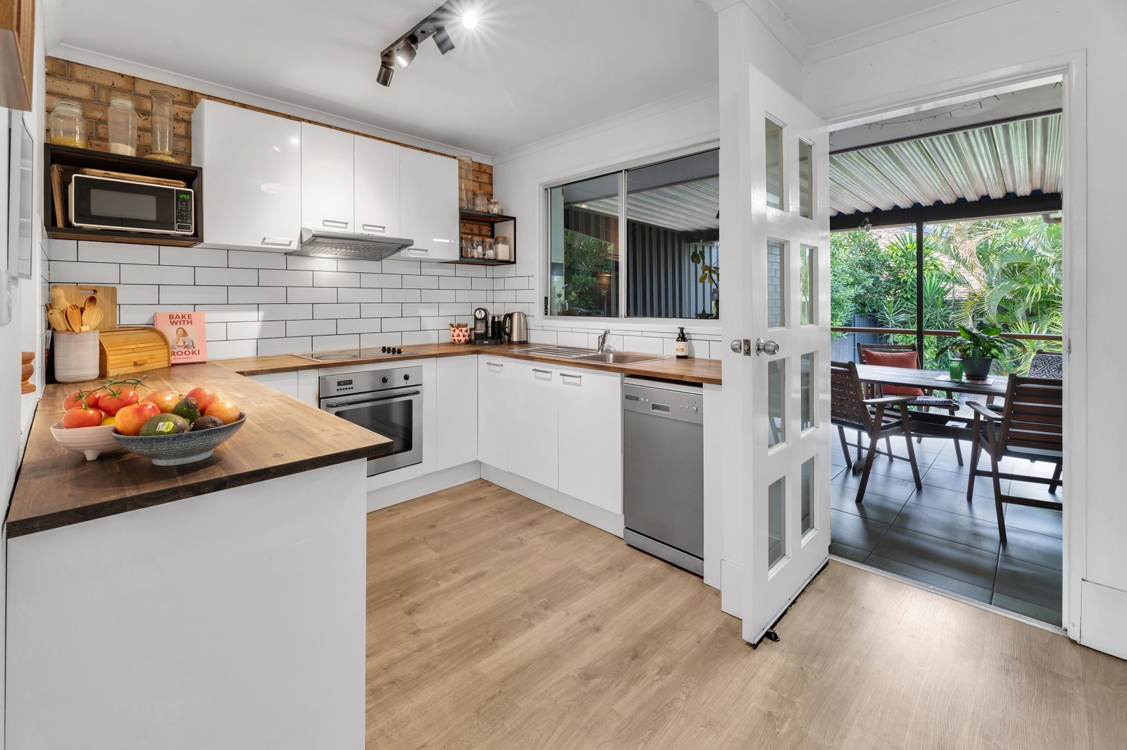 2/24 Corunna Crescent ASHMORE 8