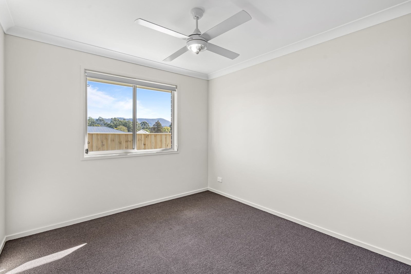 2/24 Crossing St  Bellbird 6