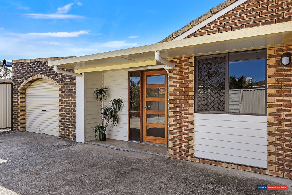 2/24 Doggett Drive MIAMI 1