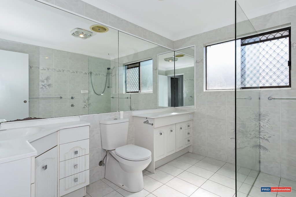 2/24 Doggett Drive MIAMI 10