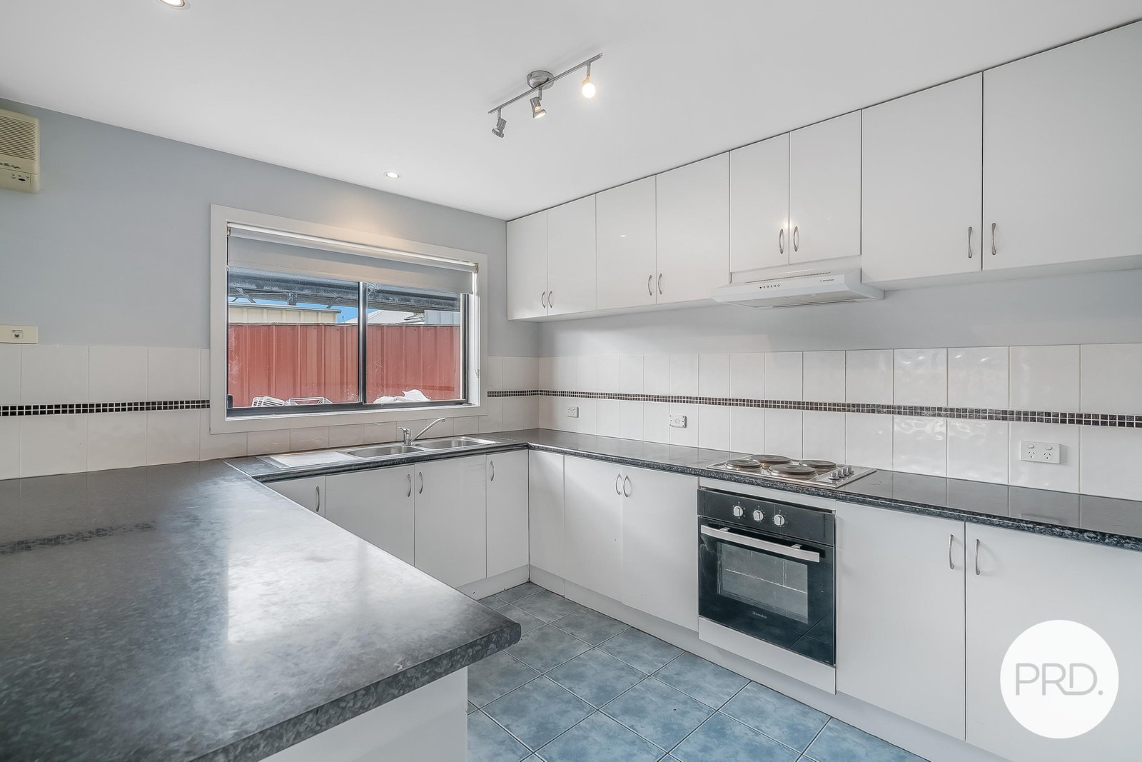 2/24 Elwick Road GLENORCHY 2