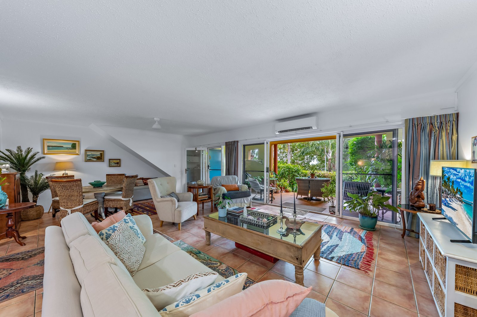 2/24 Island Drive CANNONVALE 3