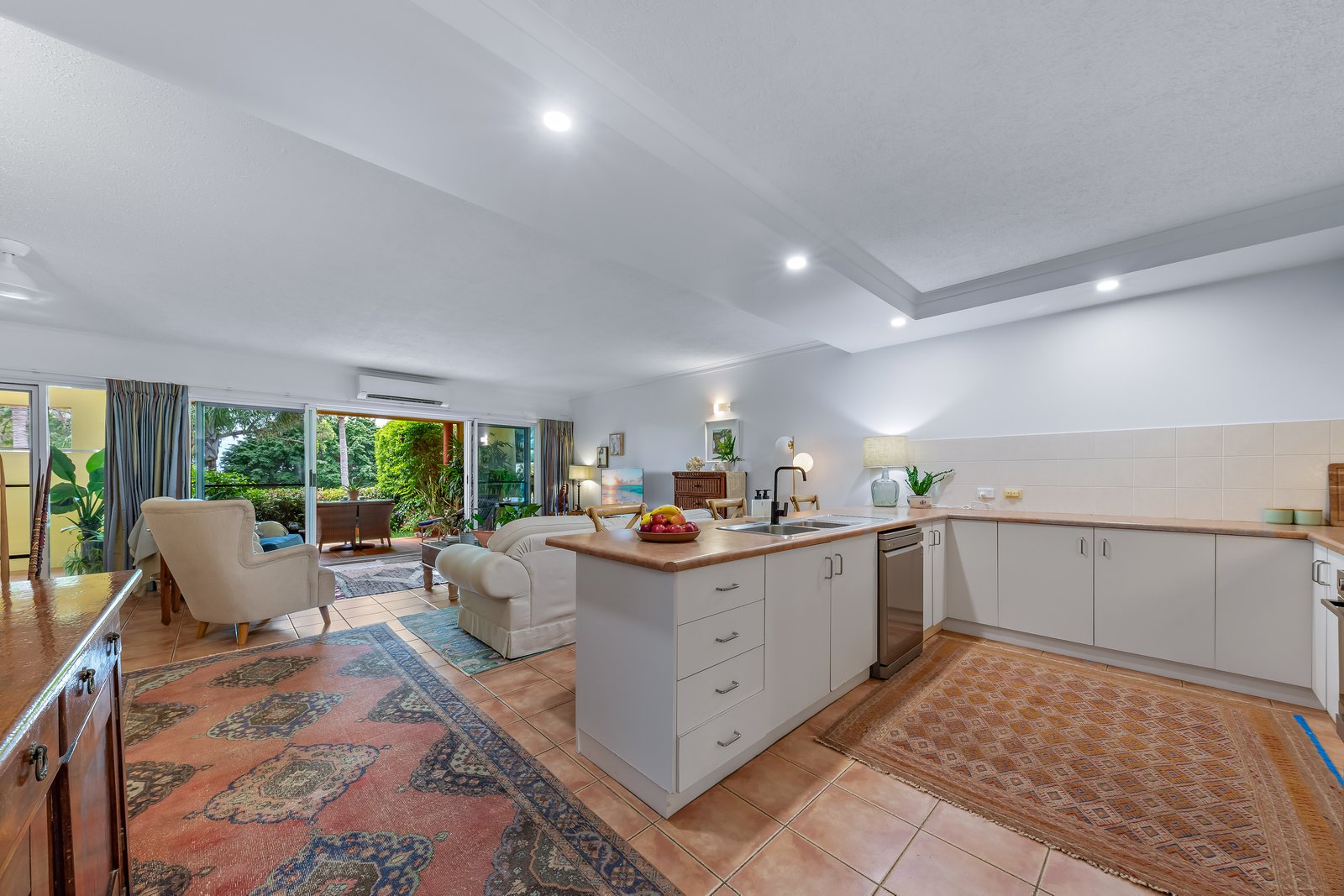 2/24 Island Drive CANNONVALE 5