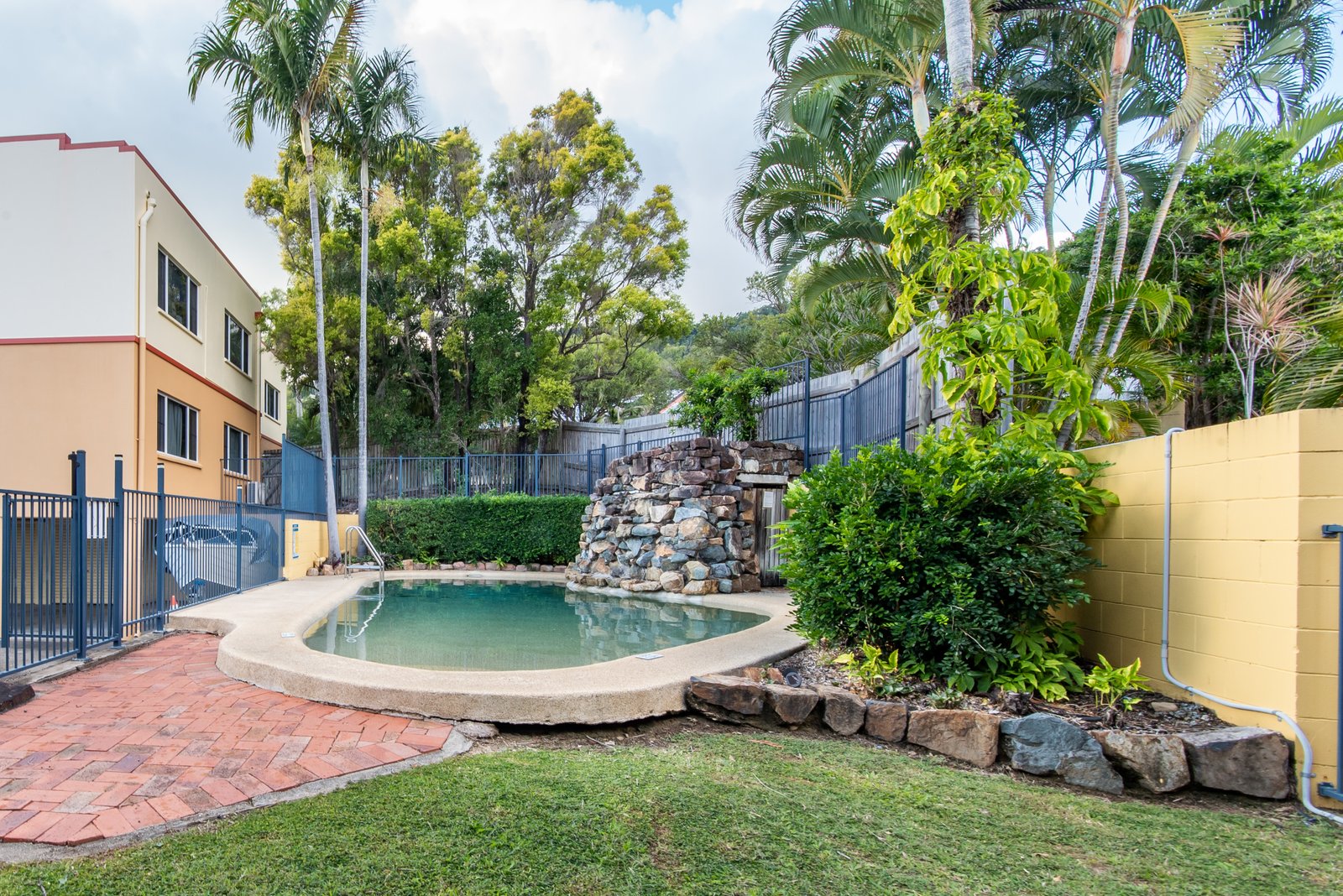 2/24 Island Drive CANNONVALE 14