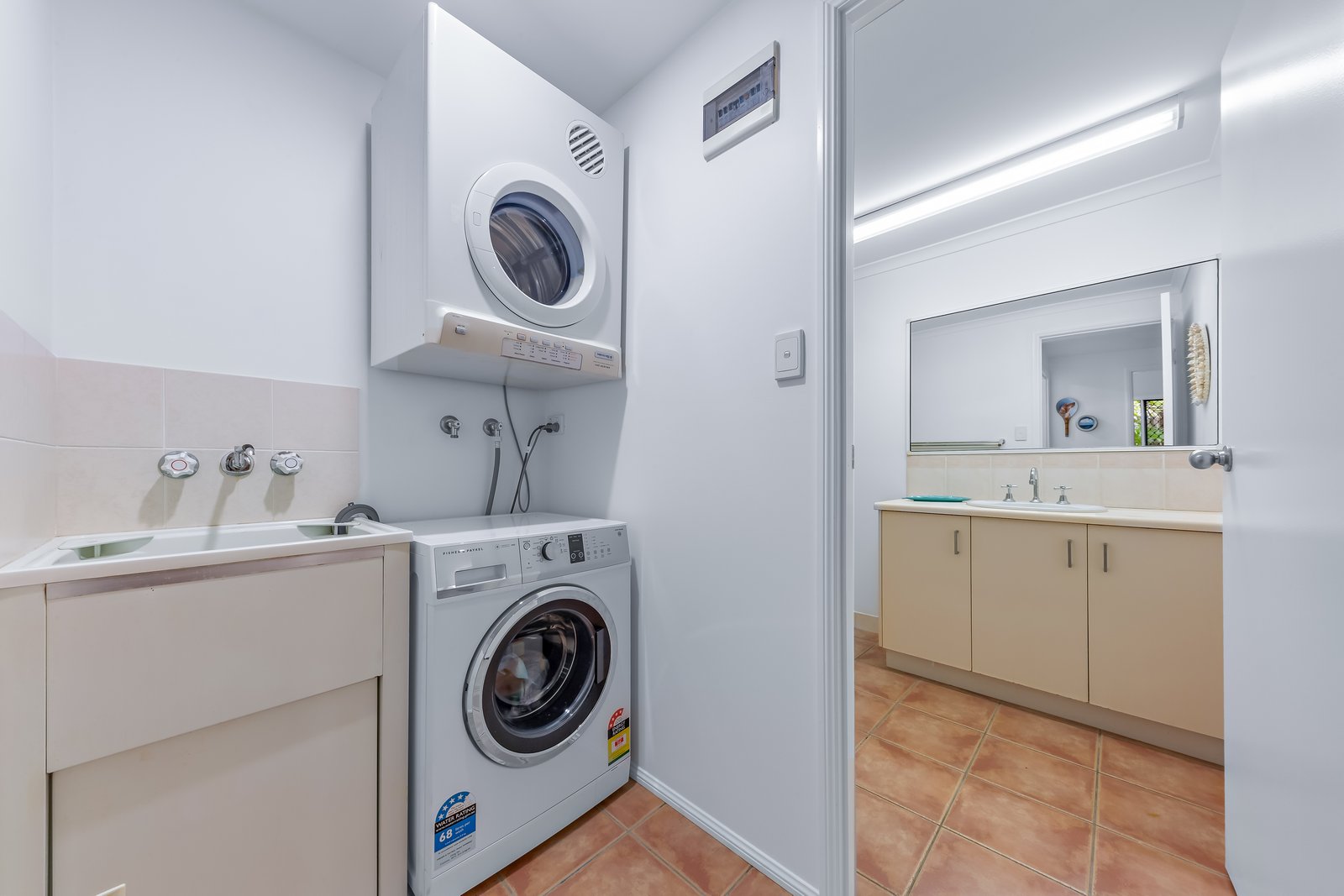 2/24 Island Drive CANNONVALE 15