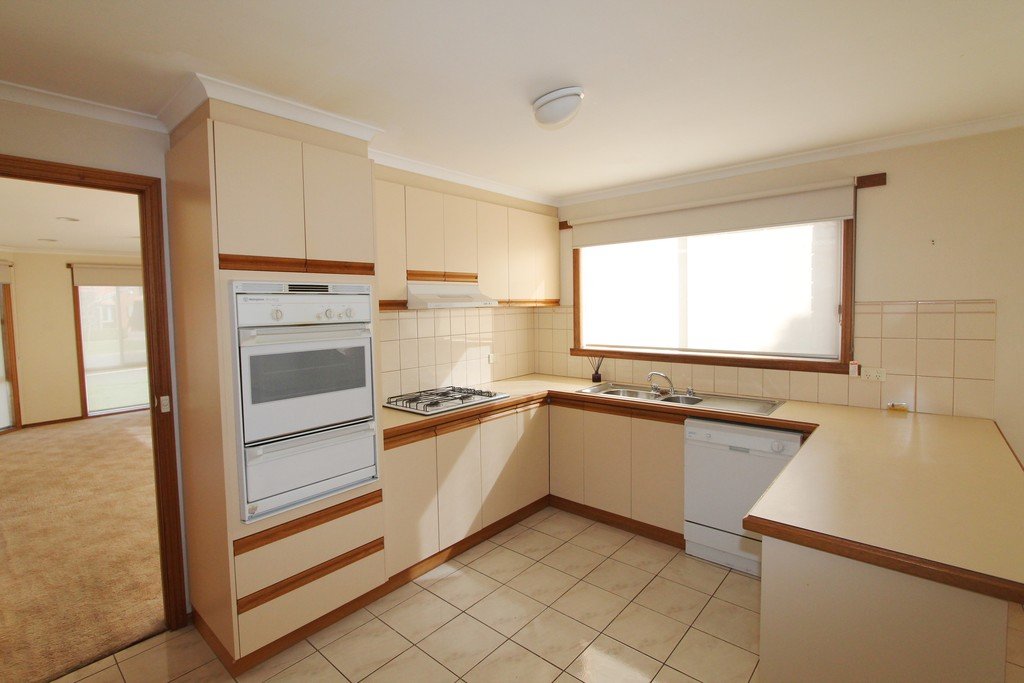 2/24 Jasmine Drive DELACOMBE 5