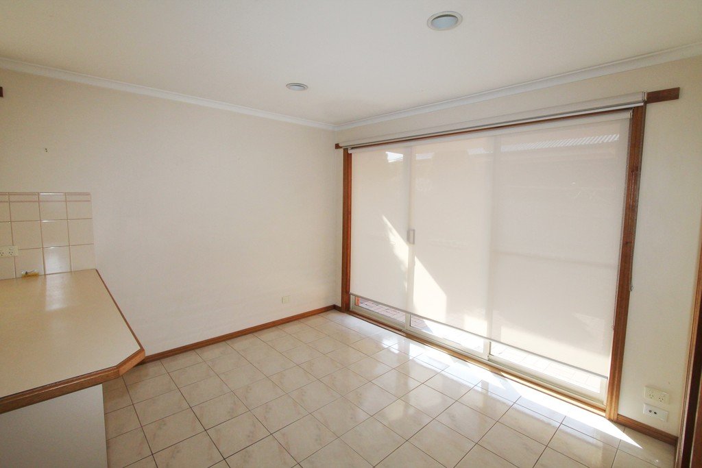 2/24 Jasmine Drive DELACOMBE 6