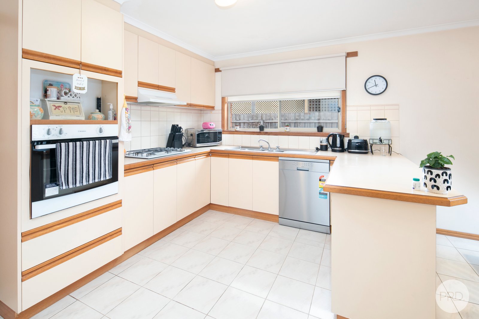 2/24 Jasmine Drive DELACOMBE 3