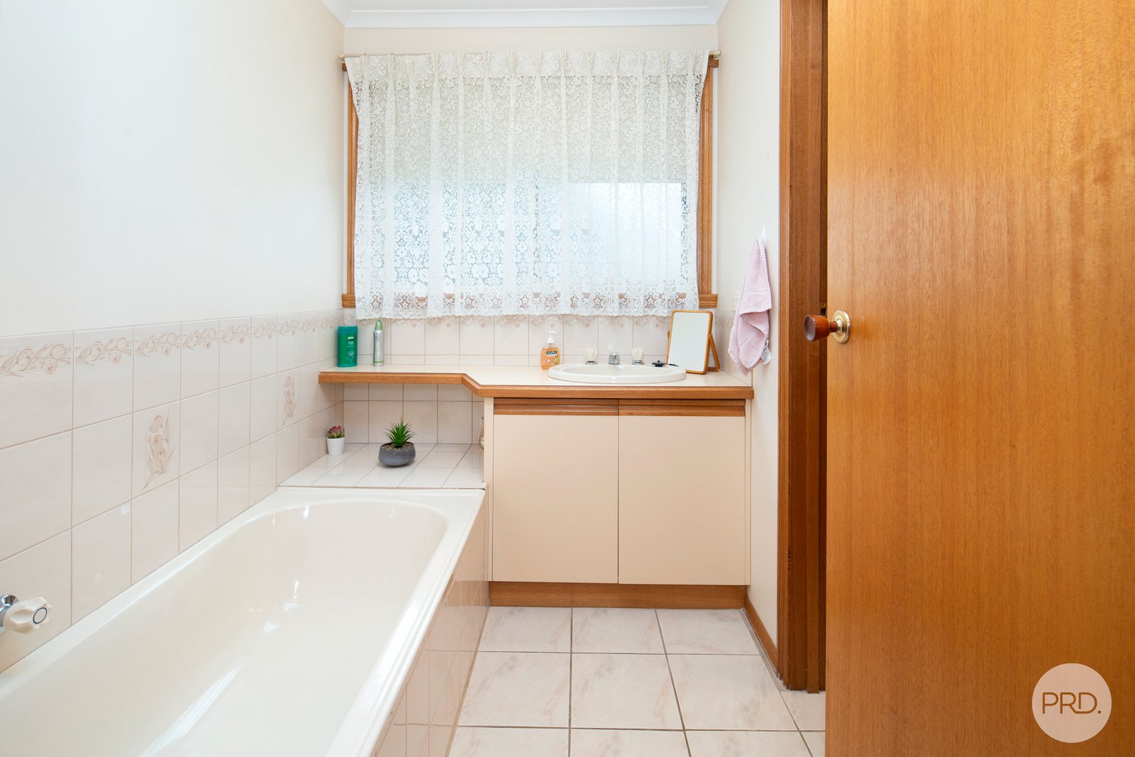 2/24 Jasmine Drive DELACOMBE 6