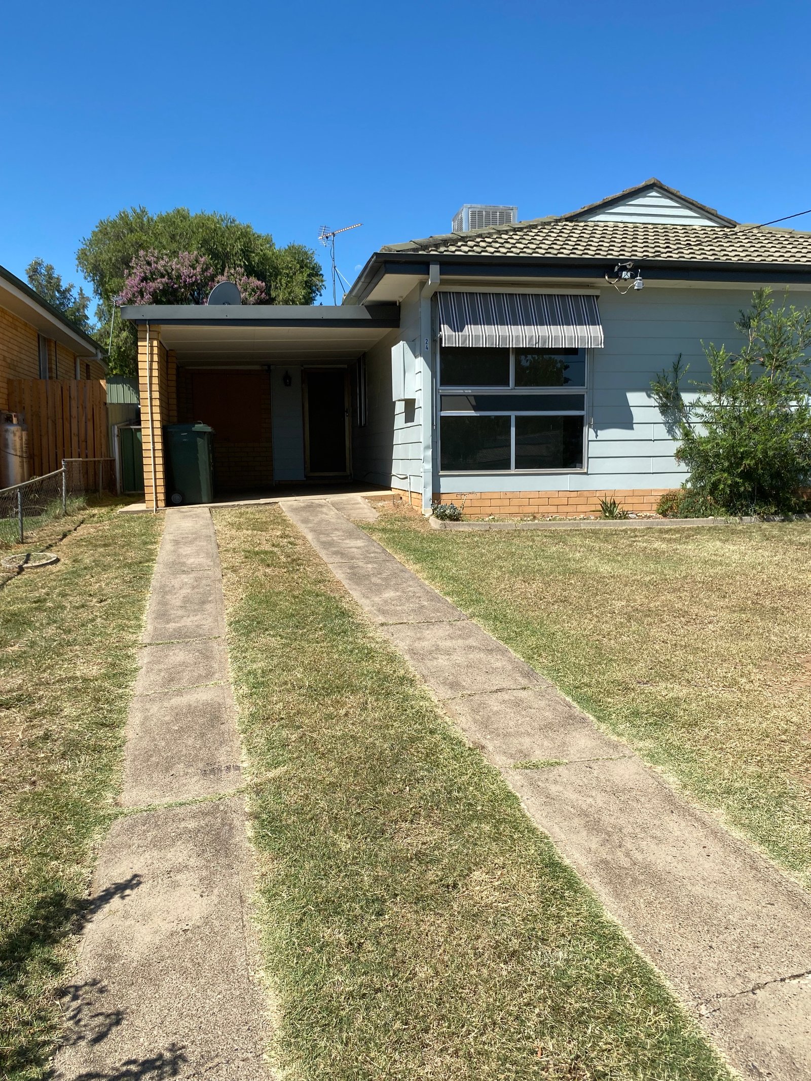 2/24 Manilla Road TAMWORTH 1