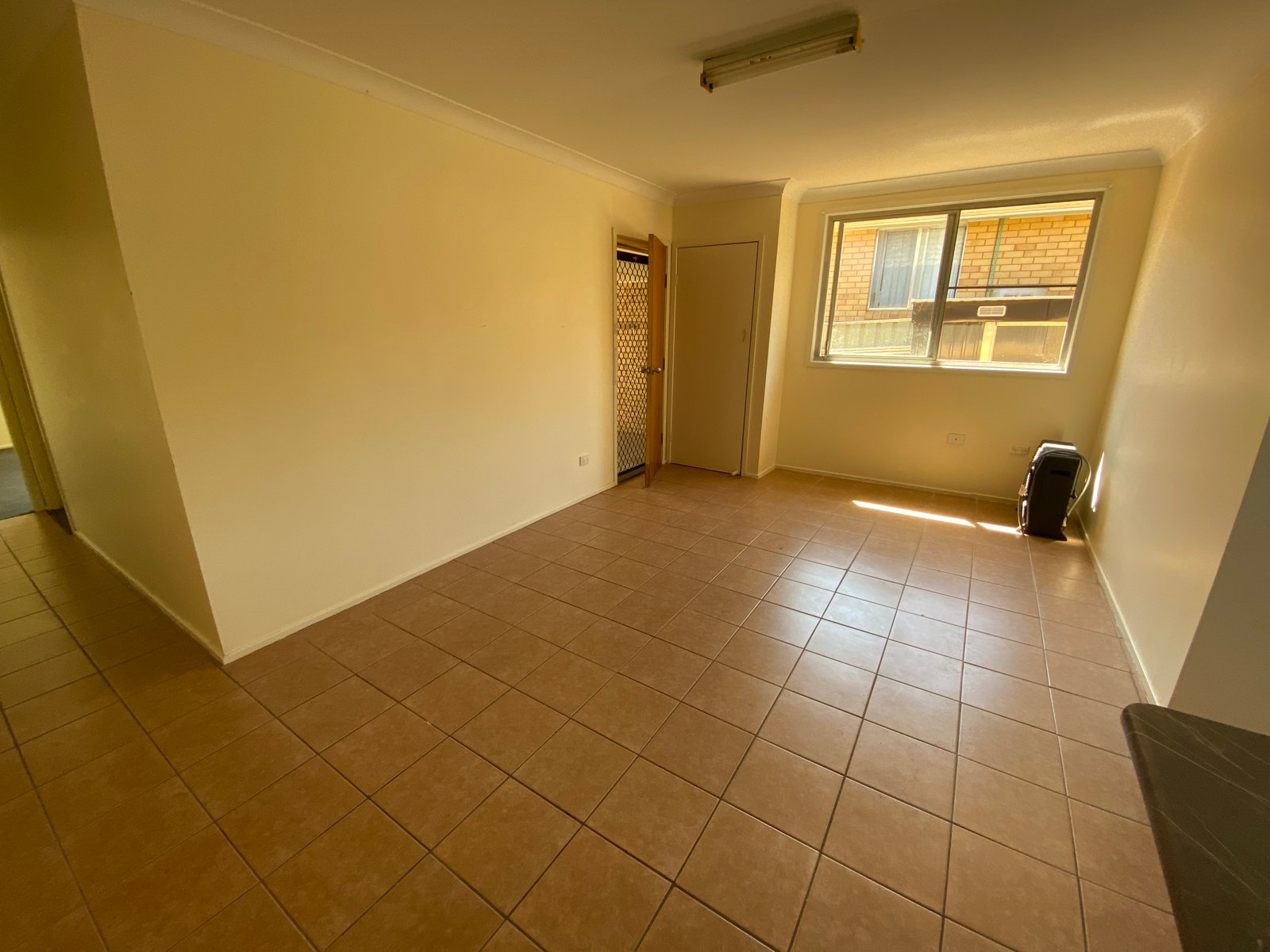 2/24 Manilla Road TAMWORTH 4