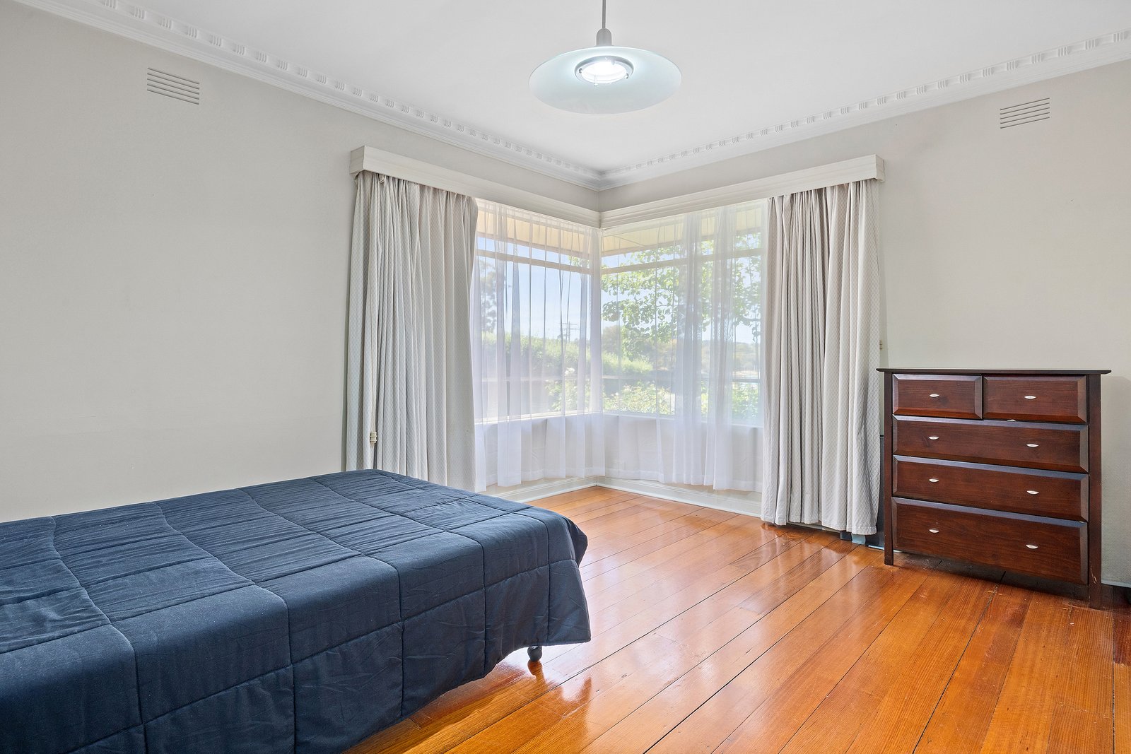 Gallery: 224 Neale St