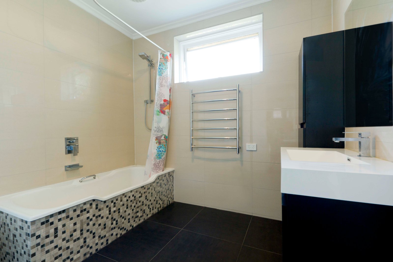 Real Estate and Property in 2/24 Pental Road, Caulfield North, VIC