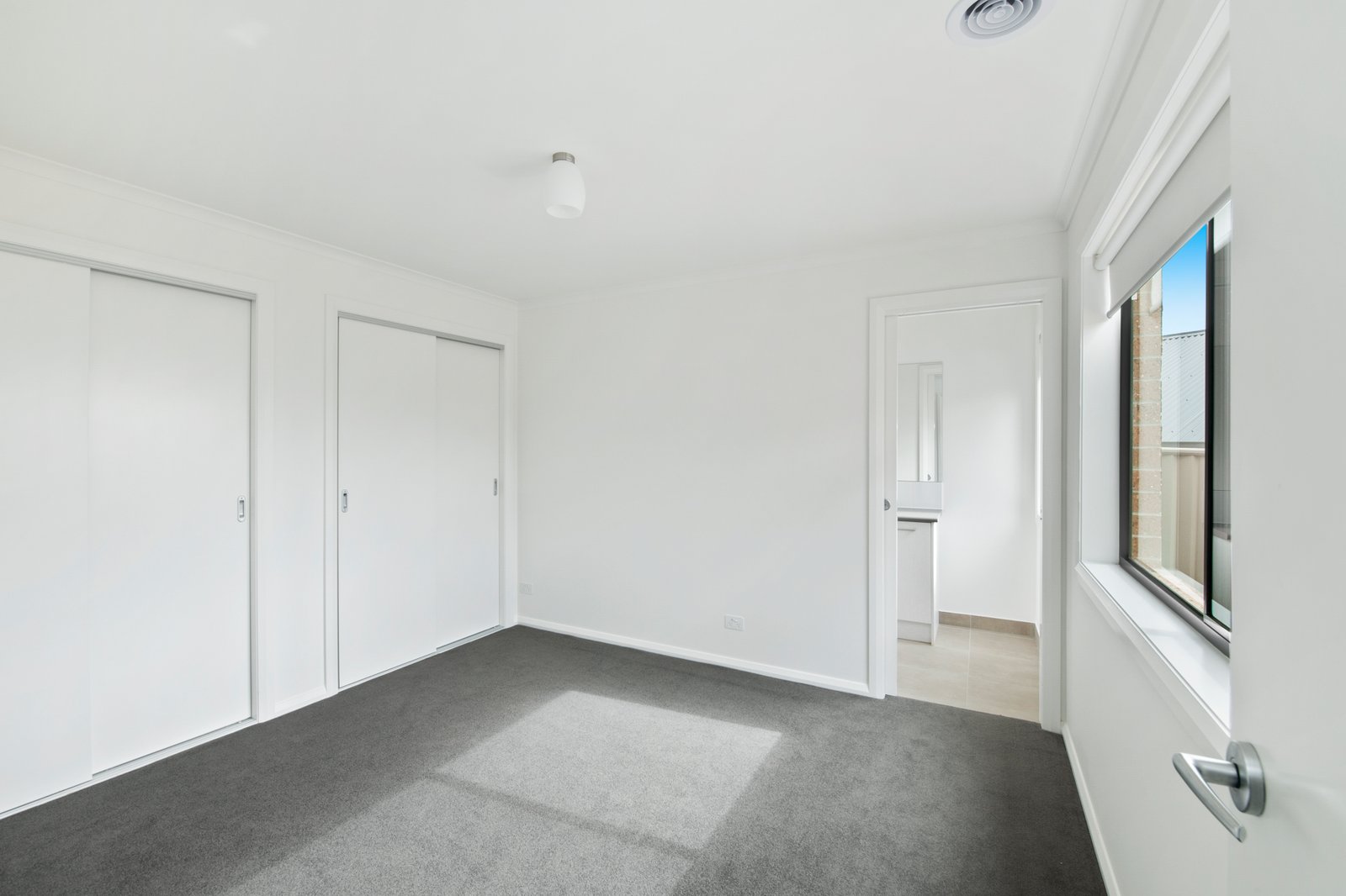 Gallery: 2/24 Shakespeare Avenue