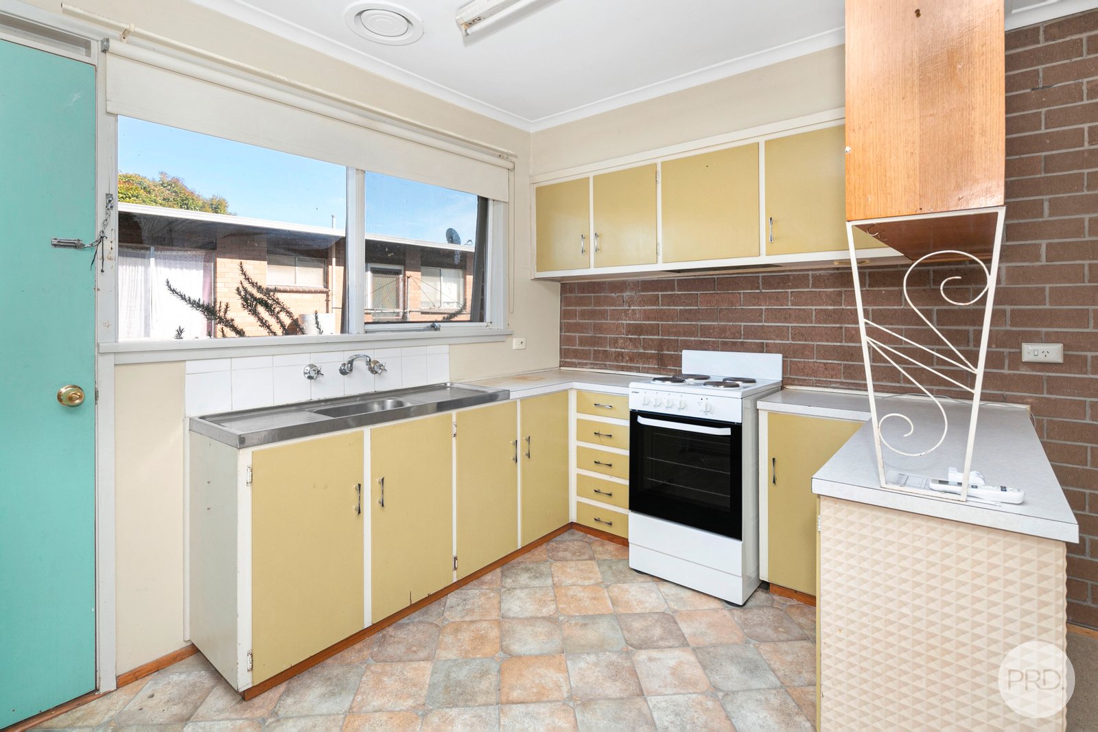 2/24 Stamford Street WENDOUREE 3