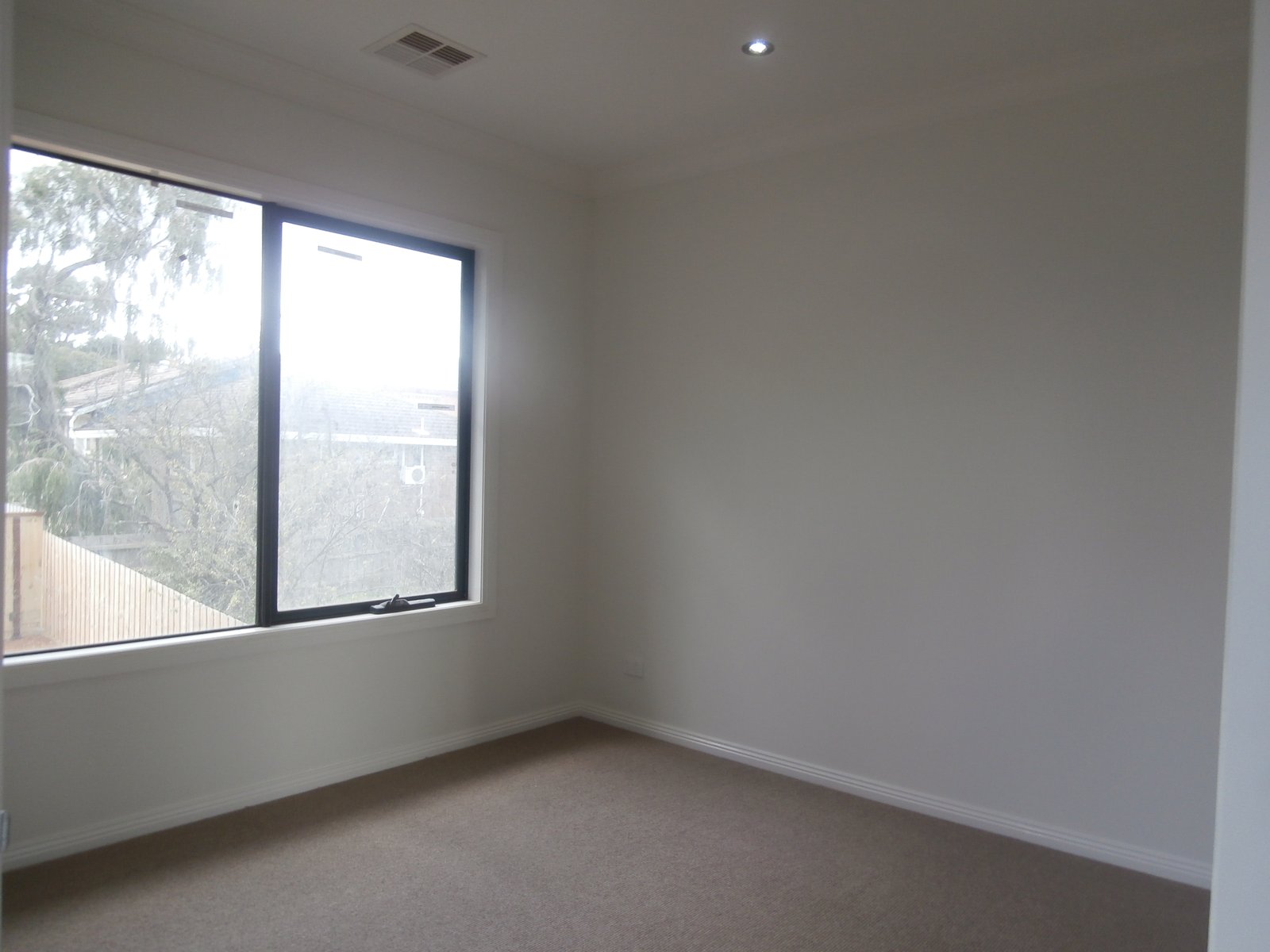 Gallery: 2/24 Stapley Crescent