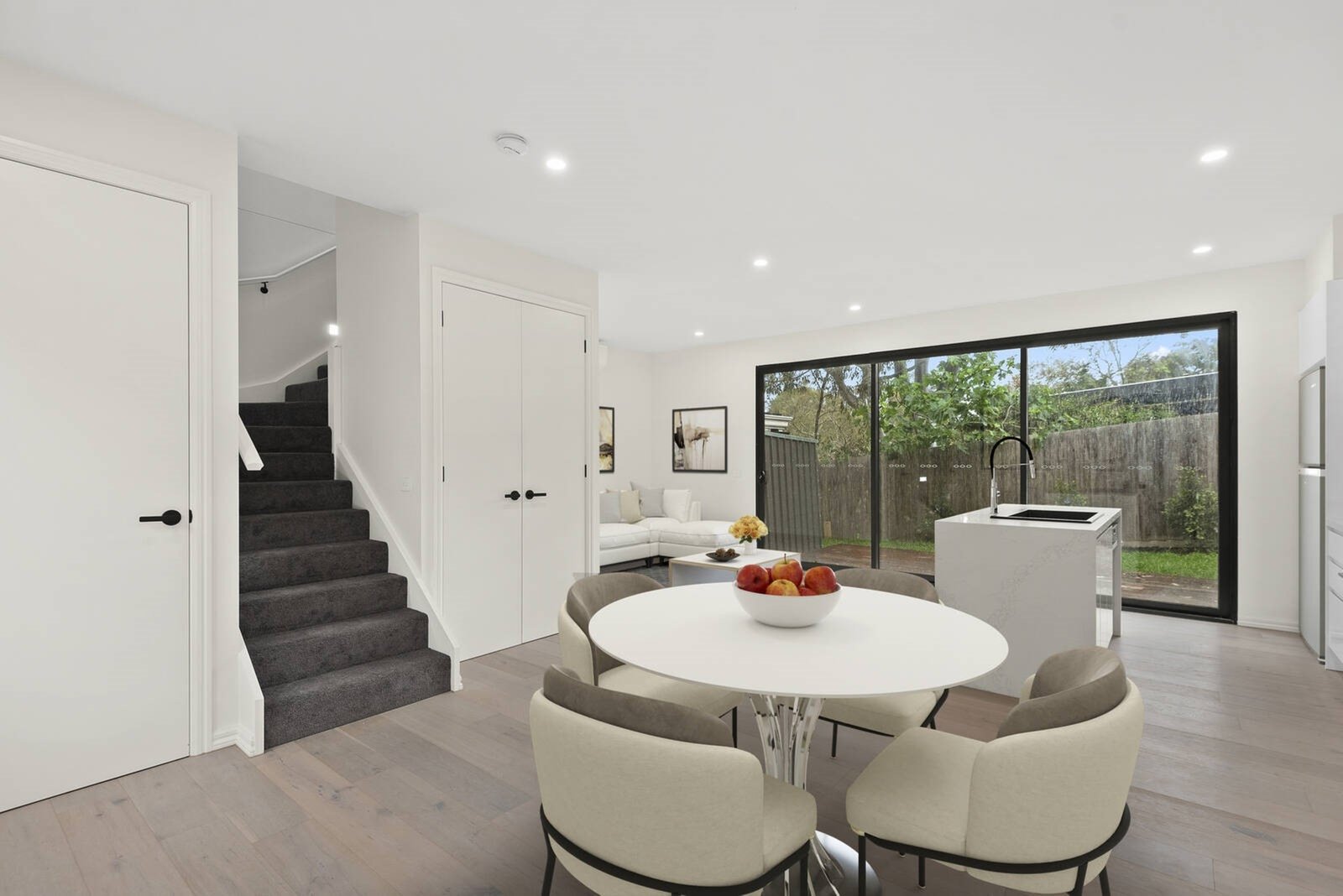 Gallery: 2/24 Studley Street