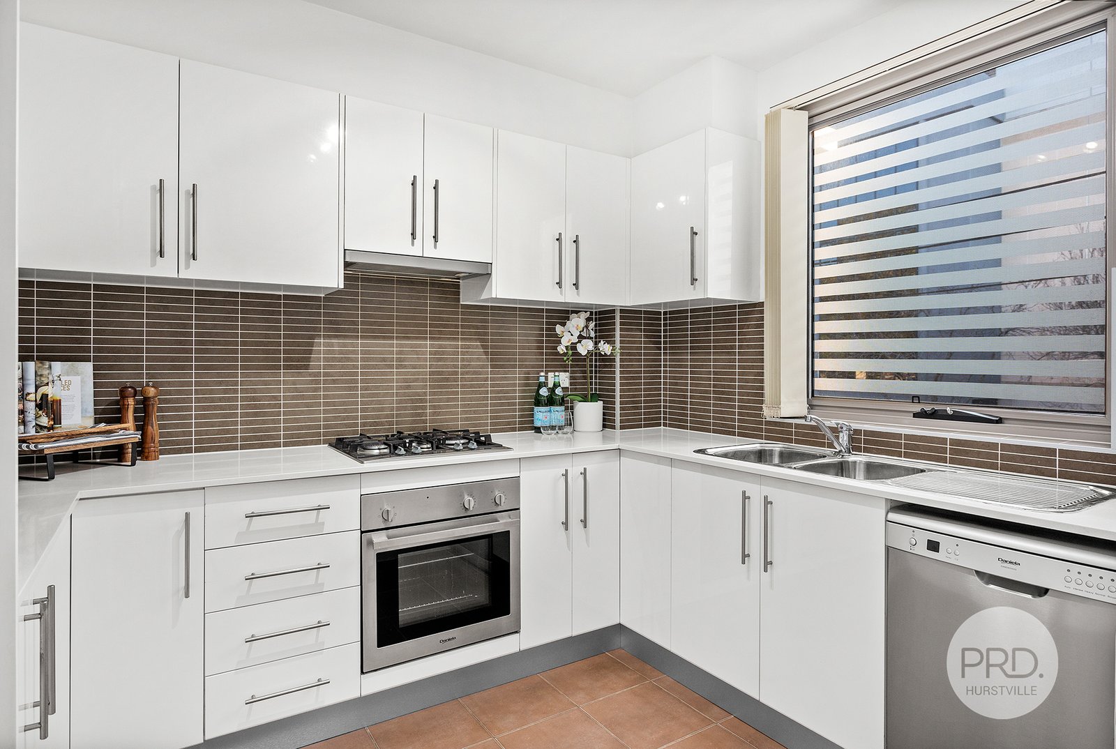 2/24 The Avenue HURSTVILLE 3