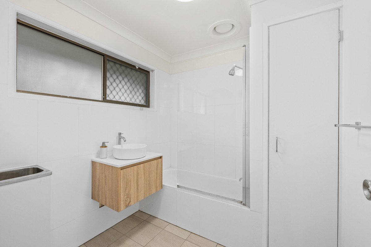 2/24 West Wyberba Street Tugun 5