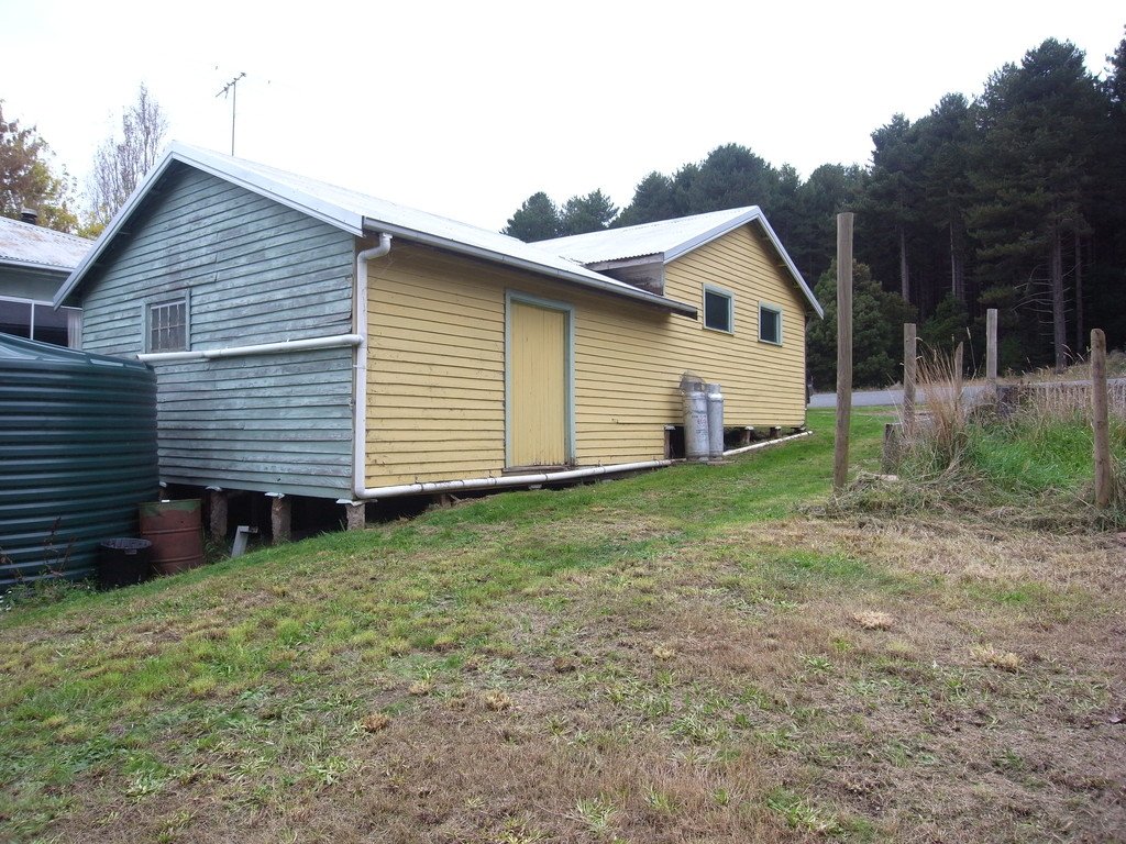 2241 Batlow Rd  LAUREL HILL 2